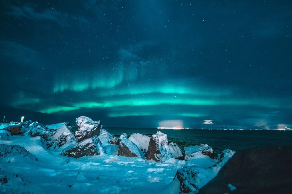 4 Days In Iceland Itinerary for a Perfect Trip 17 Northern Lights in Iceland (2) (1)