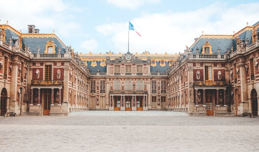 20 Amazing Things Paris Is Known For 13 Versailles france (1)