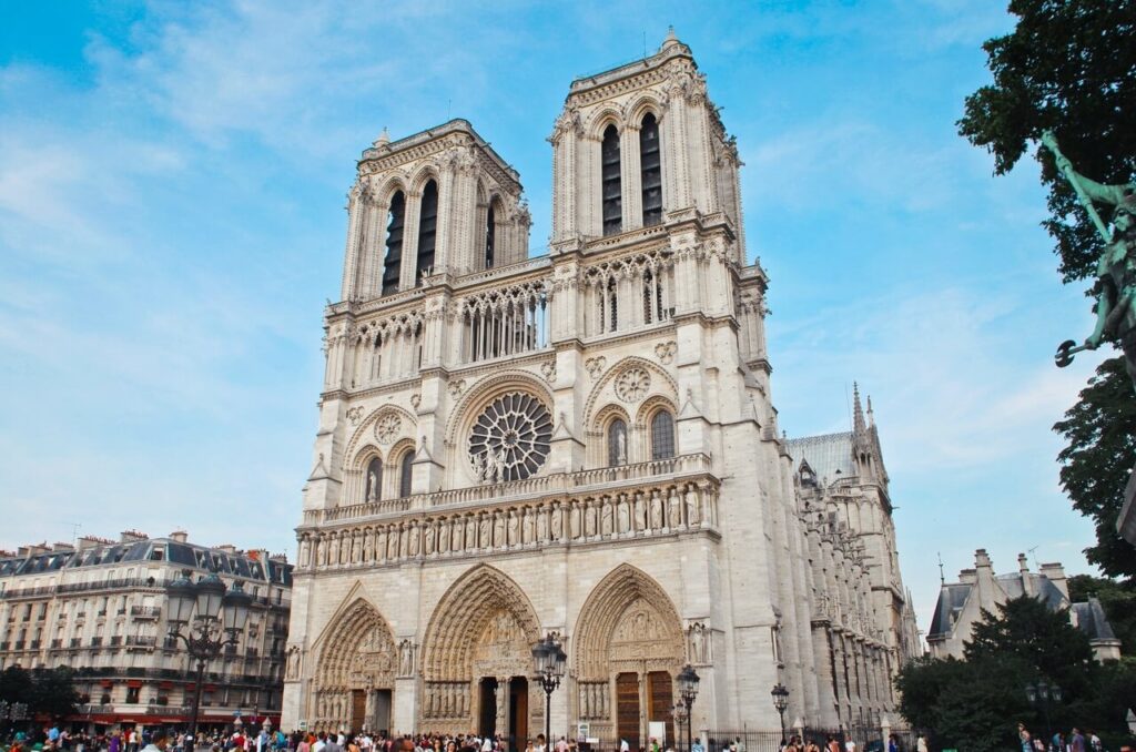 20 Amazing Things Paris Is Known For 7 notre dame paris (1)
