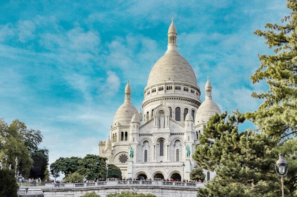 20 Amazing Things Paris Is Known For 10 sacré coeur paris france (1)